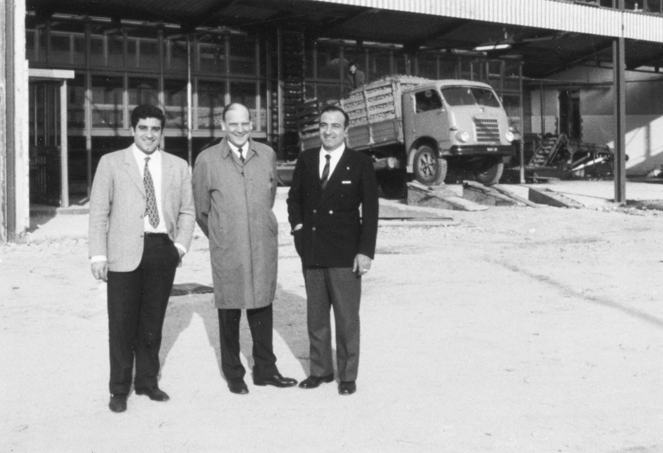 1946